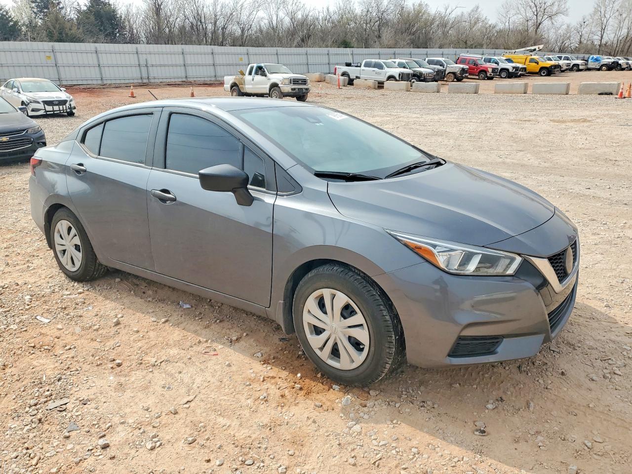 2021 NISSAN VERSA S photo 4