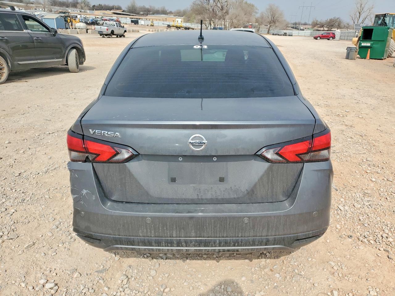 2021 NISSAN VERSA S photo 6