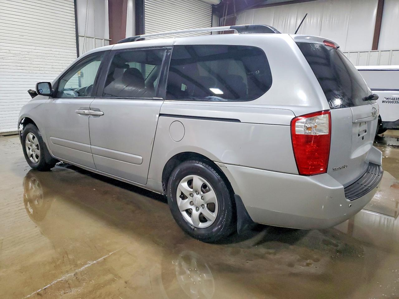 2010 KIA SEDONA BASE photo 2