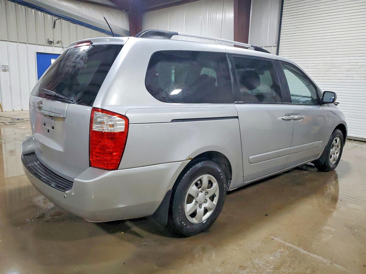 2010 KIA SEDONA BASE photo 3
