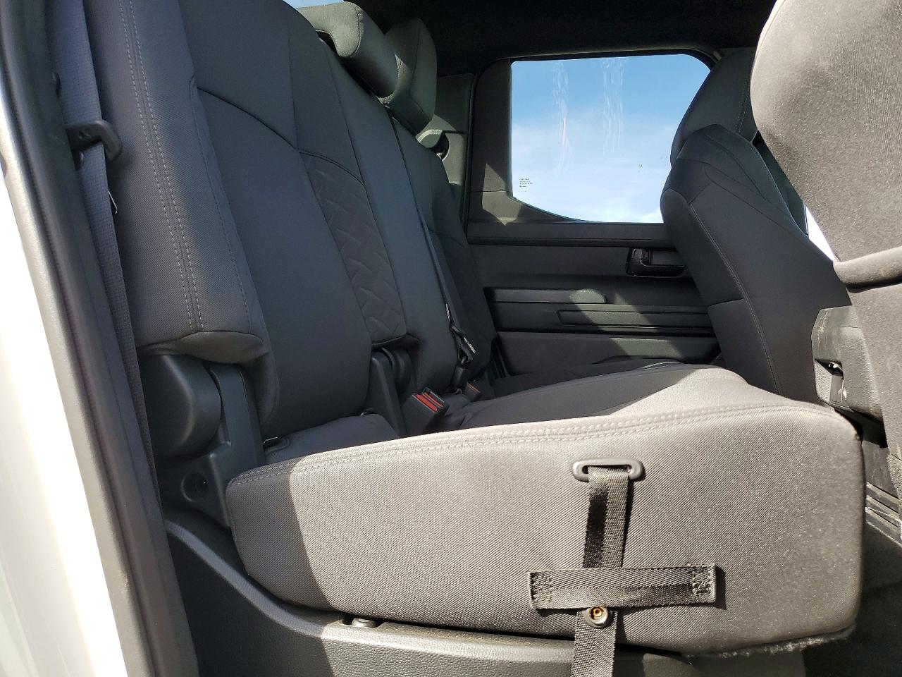 2025 TOYOTA TACOMA SR photo 19