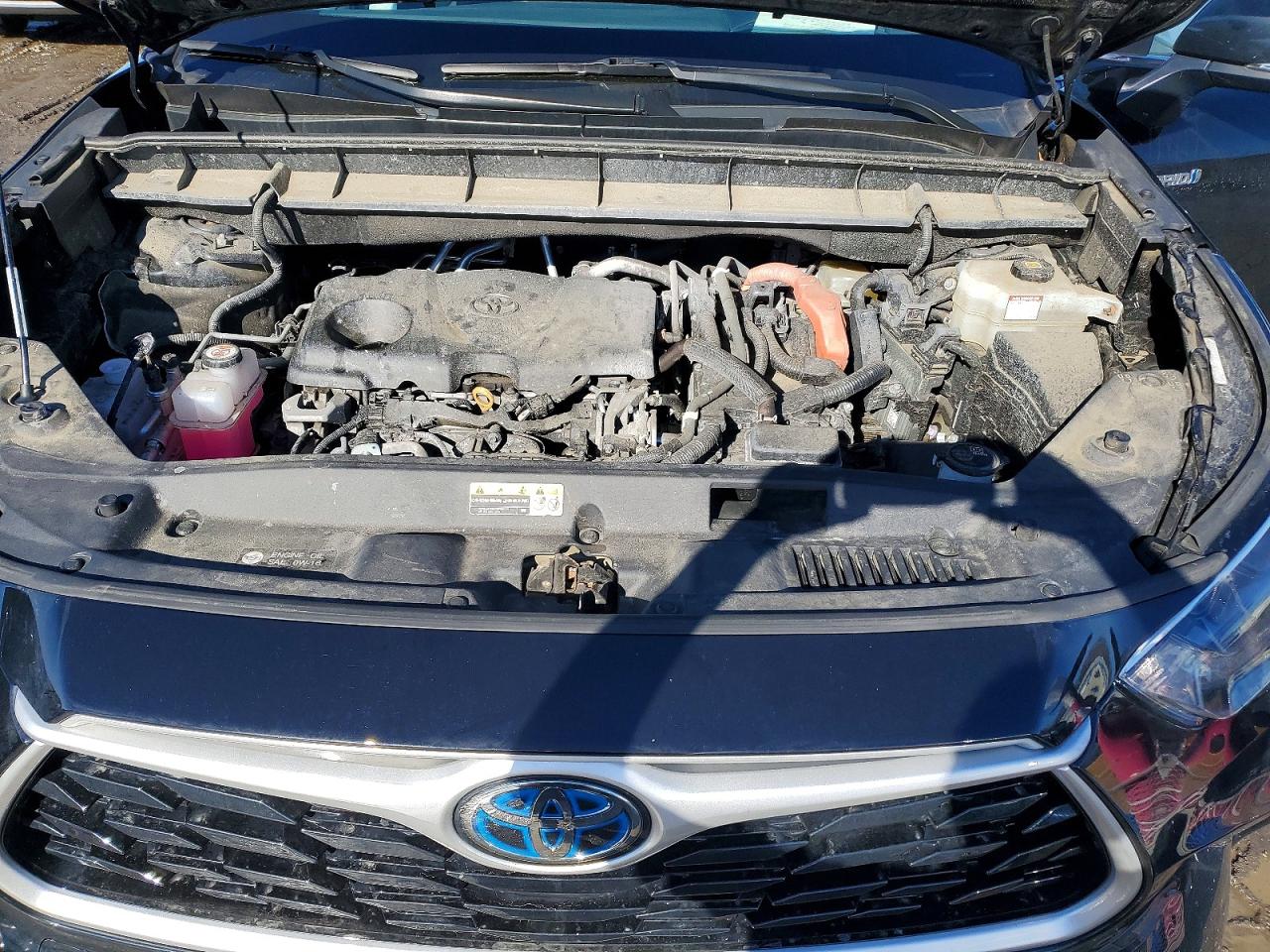2021 TOYOTA HIGHLANDER HYBRID XLE photo 32