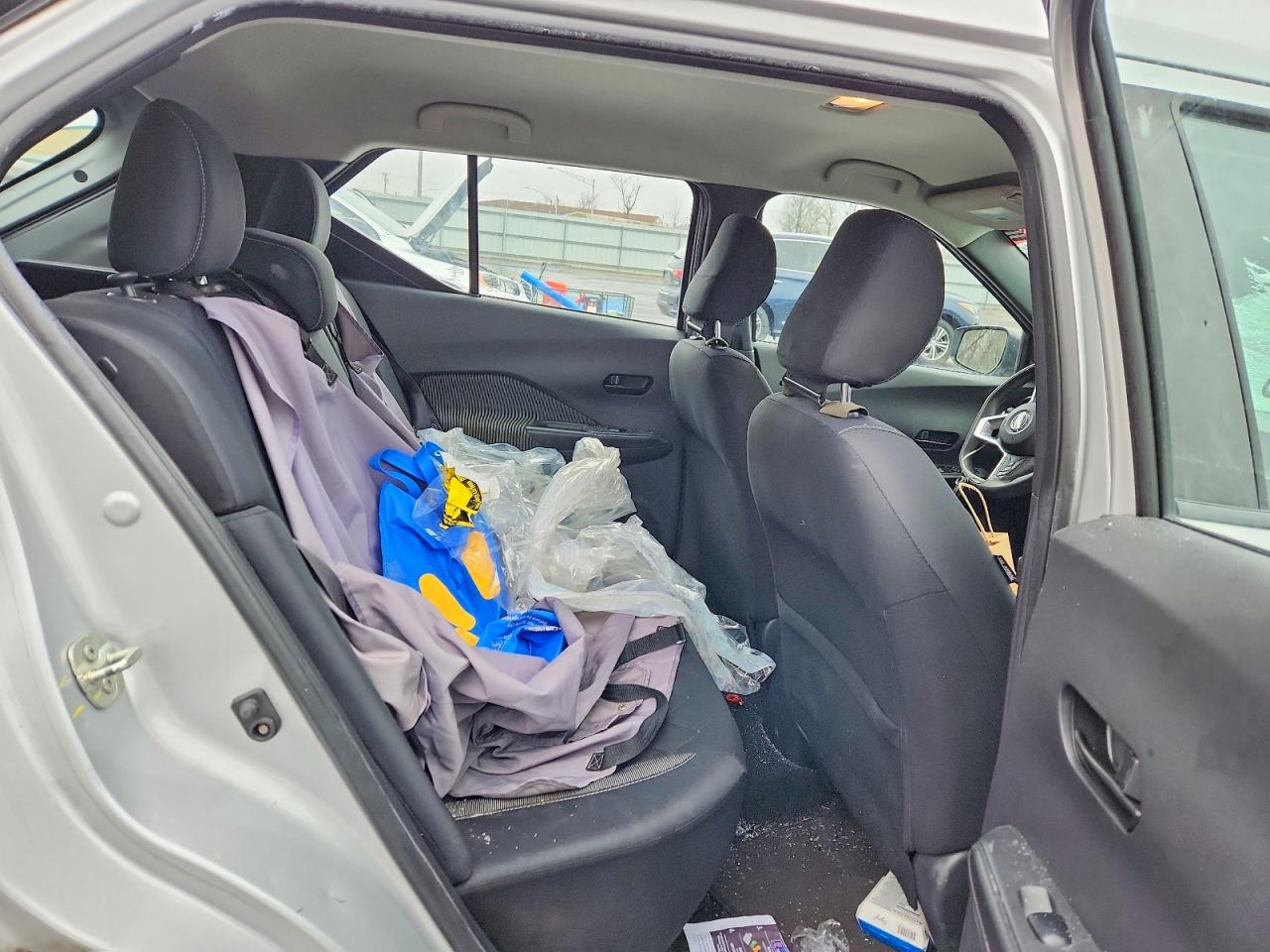 2020 NISSAN KICKS S photo 11