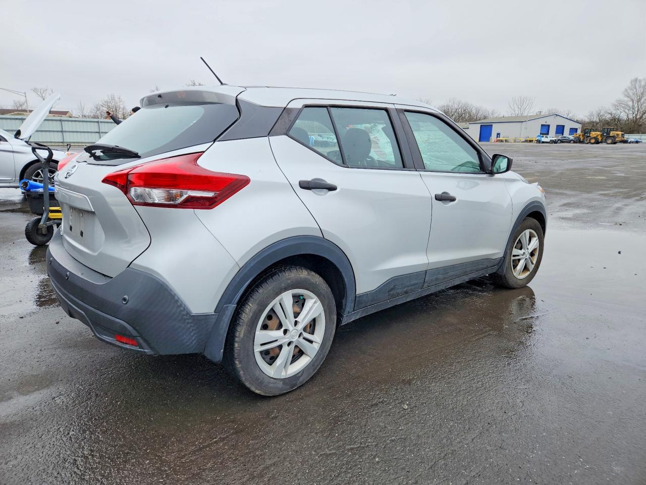 2020 NISSAN KICKS S photo 3