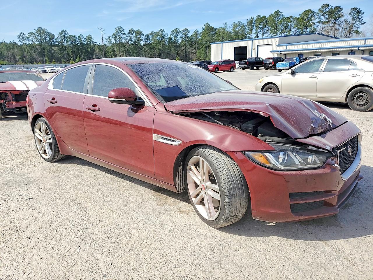 2017 JAGUAR XE PRESTIGE photo 4