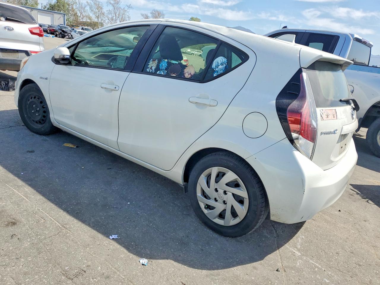 2015 TOYOTA PRIUS C TWO photo 4