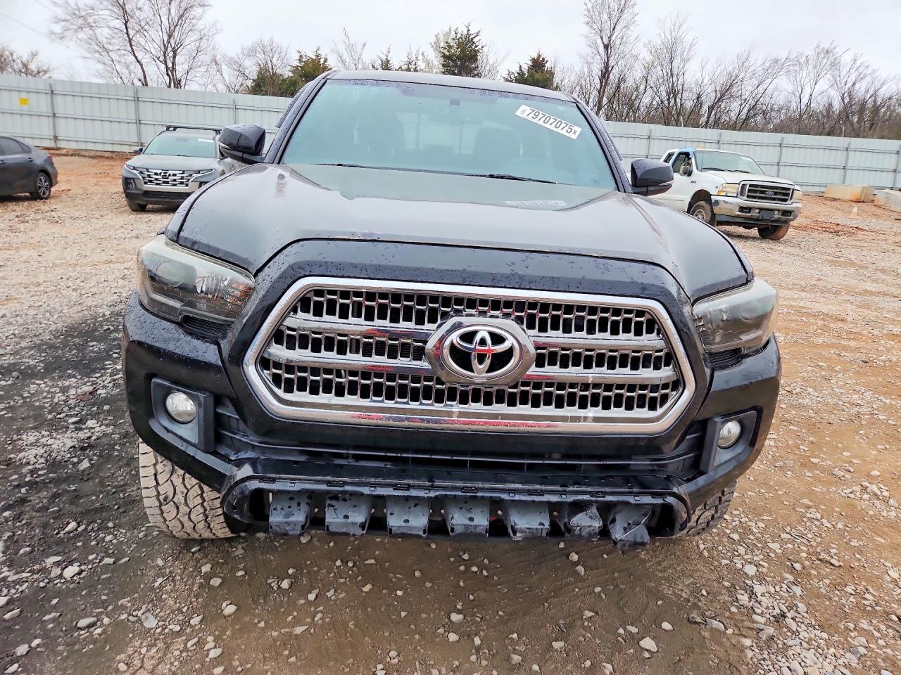 2017 TOYOTA TACOMA TRD OFF-ROAD photo 9