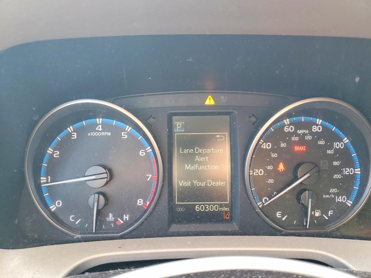 2018 TOYOTA RAV4 LE photo 9