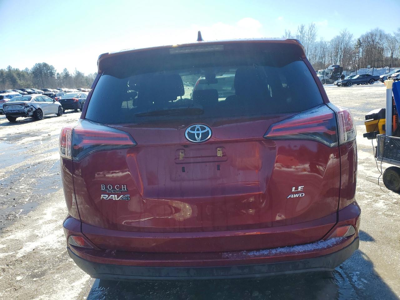 2018 TOYOTA RAV4 LE photo 6