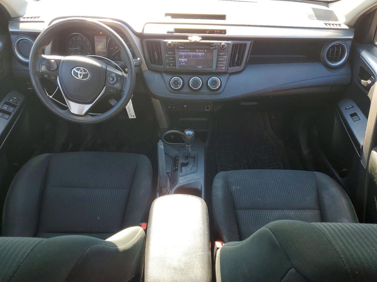 2018 TOYOTA RAV4 LE photo 8