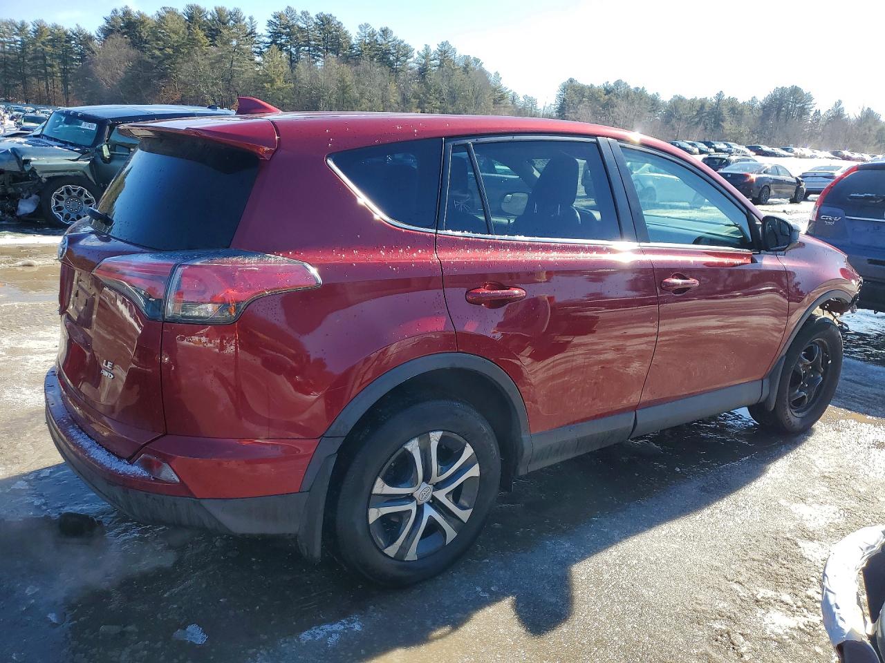 2018 TOYOTA RAV4 LE photo 3