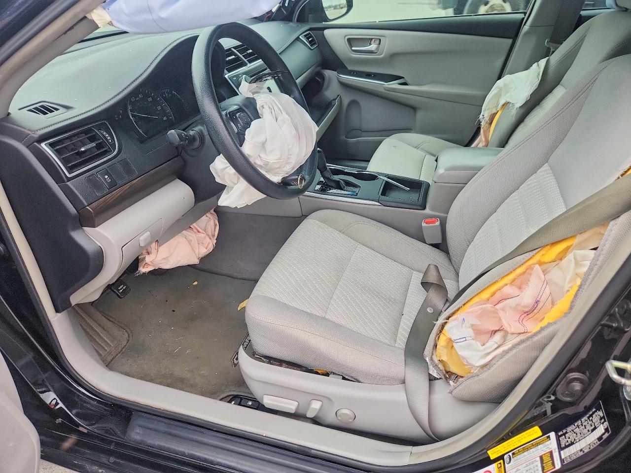 2015 TOYOTA CAMRY LE photo 7