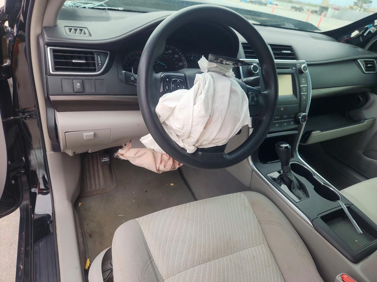 2015 TOYOTA CAMRY LE photo 8