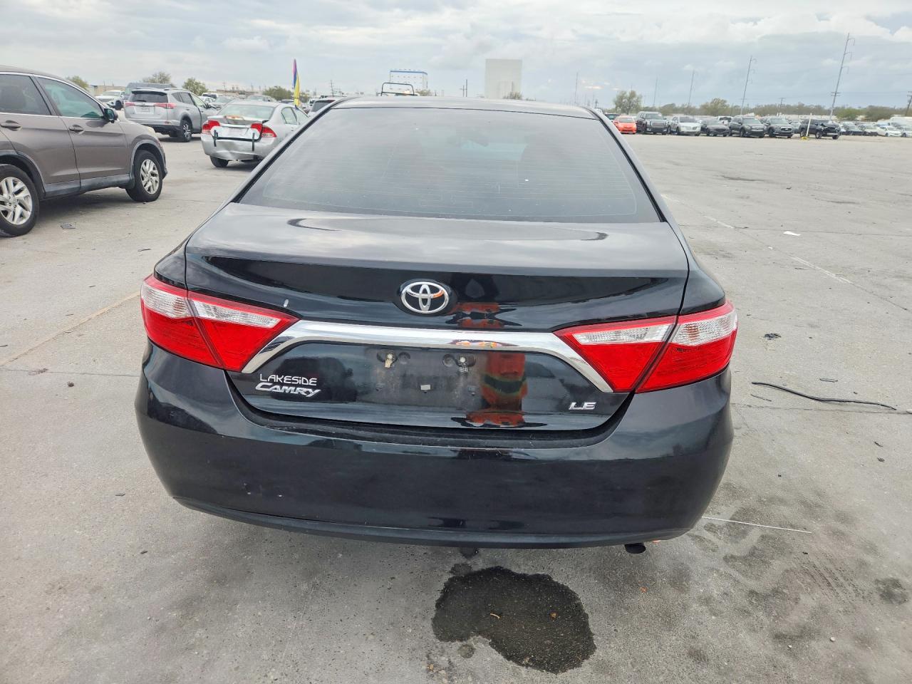 2015 TOYOTA CAMRY LE photo 6