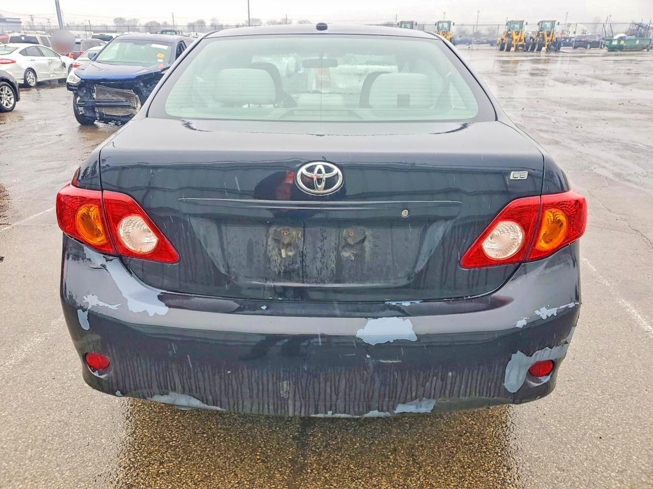 2010 TOYOTA COROLLA LE photo 11