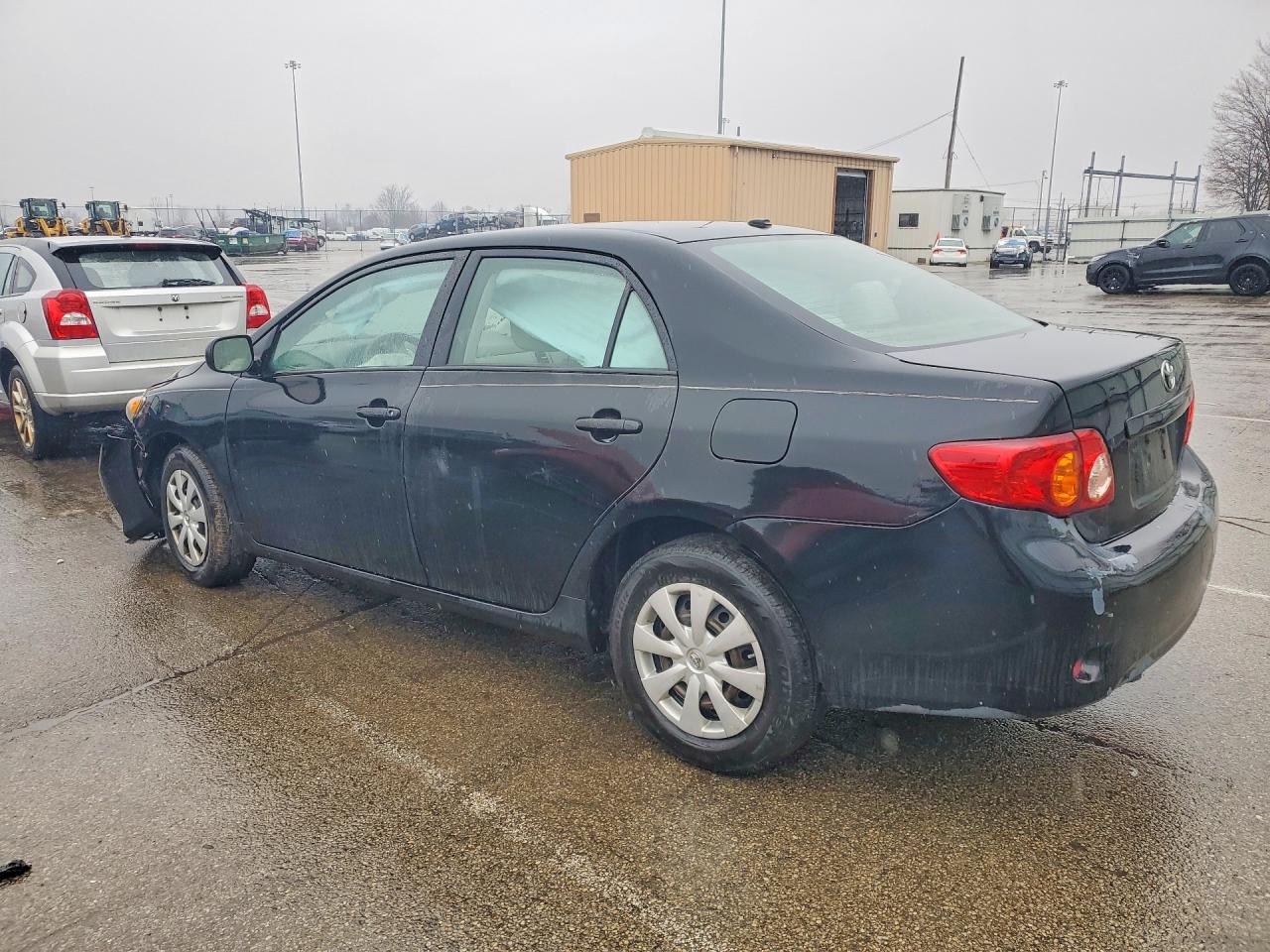 2010 TOYOTA COROLLA LE photo 3