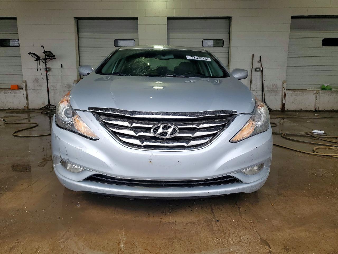 2012 HYUNDAI SONATA SE photo 5