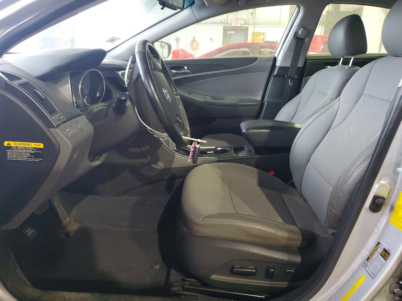 2012 HYUNDAI SONATA SE photo 7