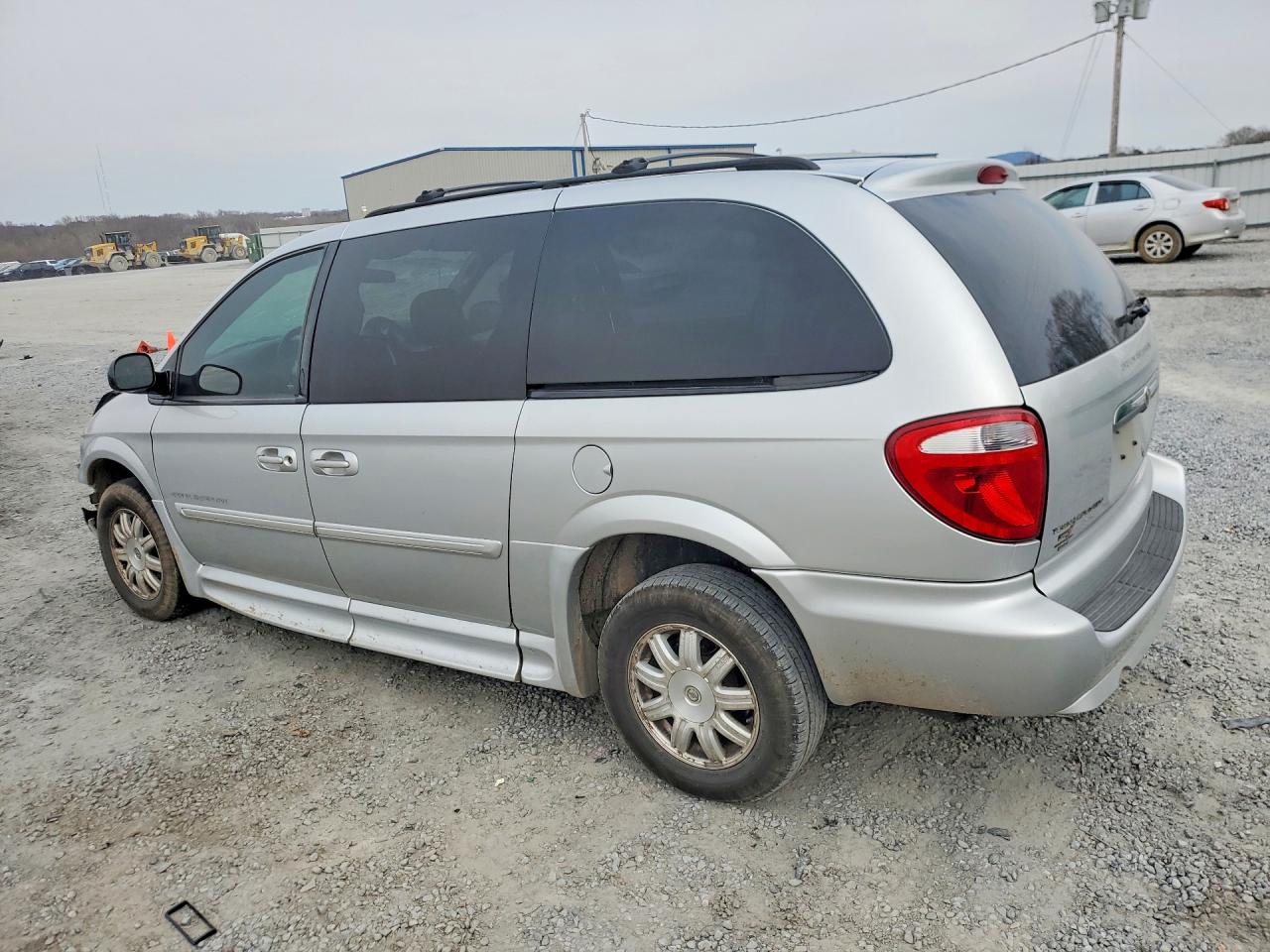 2007 CHRYSLER TOWN & COUNTRY TOURING photo 2