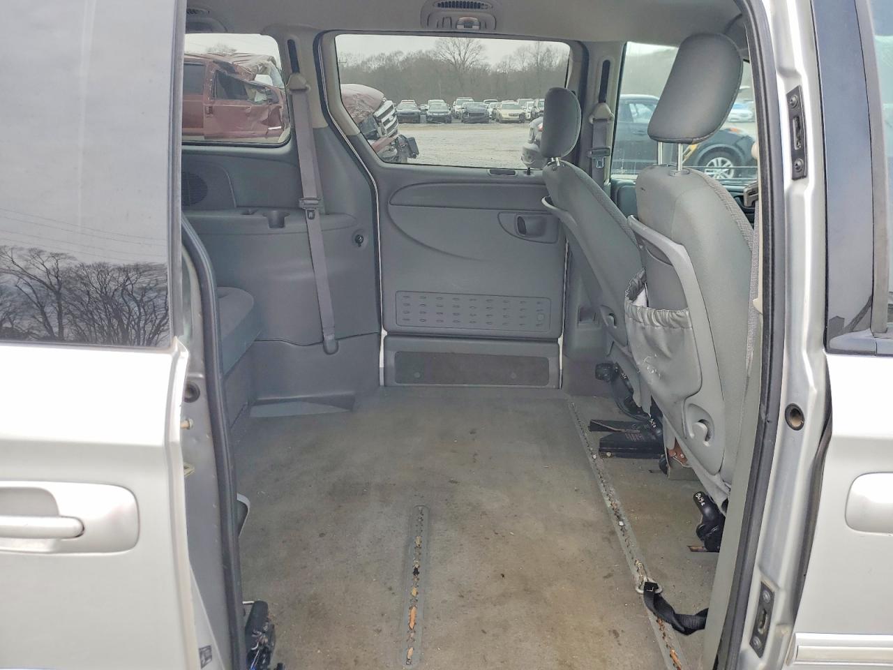 2007 CHRYSLER TOWN & COUNTRY TOURING photo 11