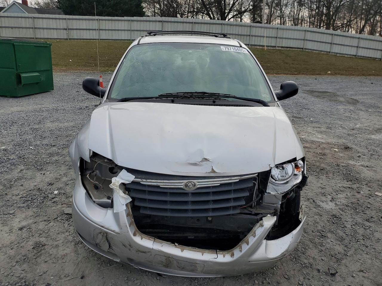 2007 CHRYSLER TOWN & COUNTRY TOURING photo 5