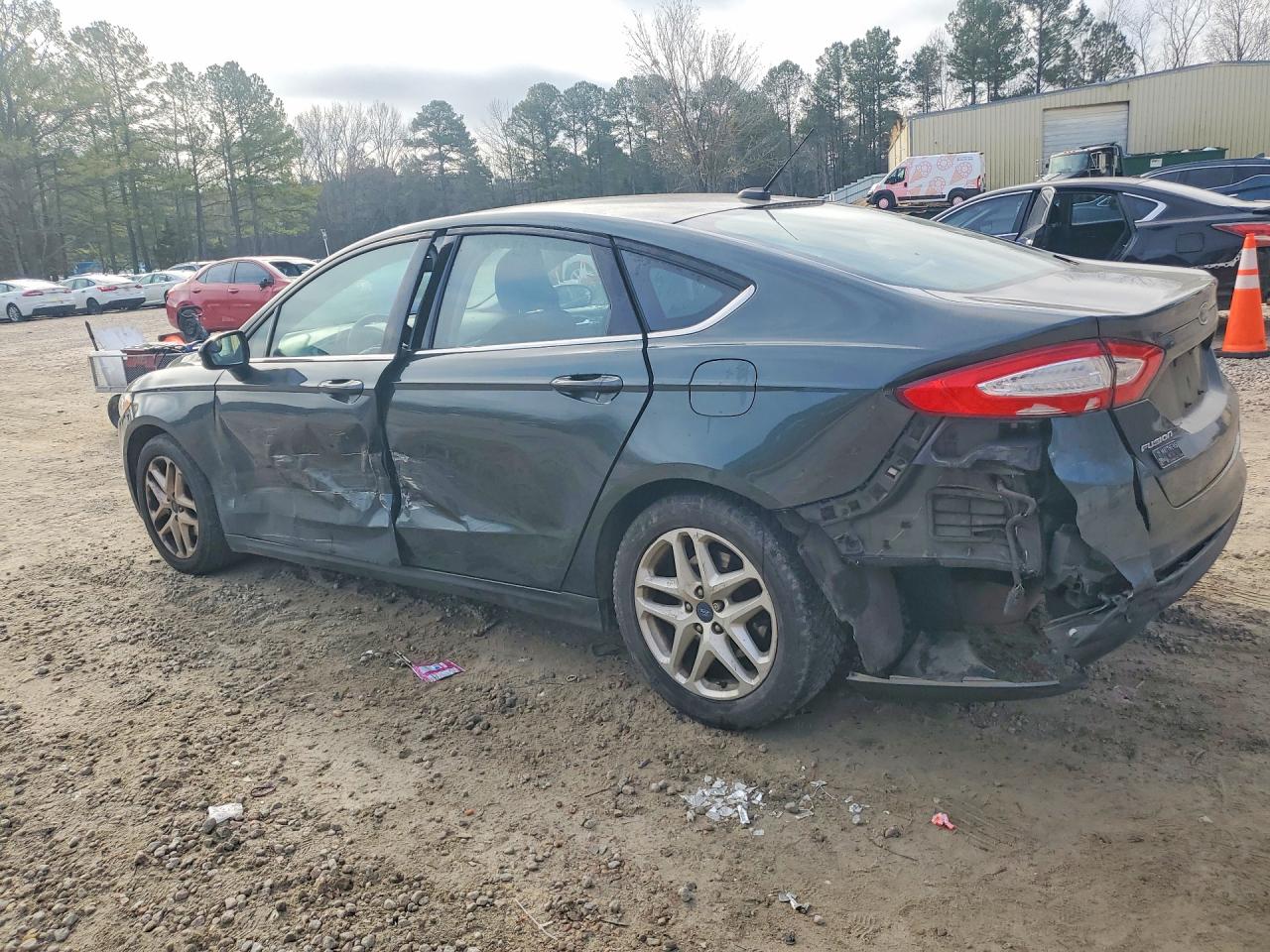 2015 FORD FUSION SE photo 2