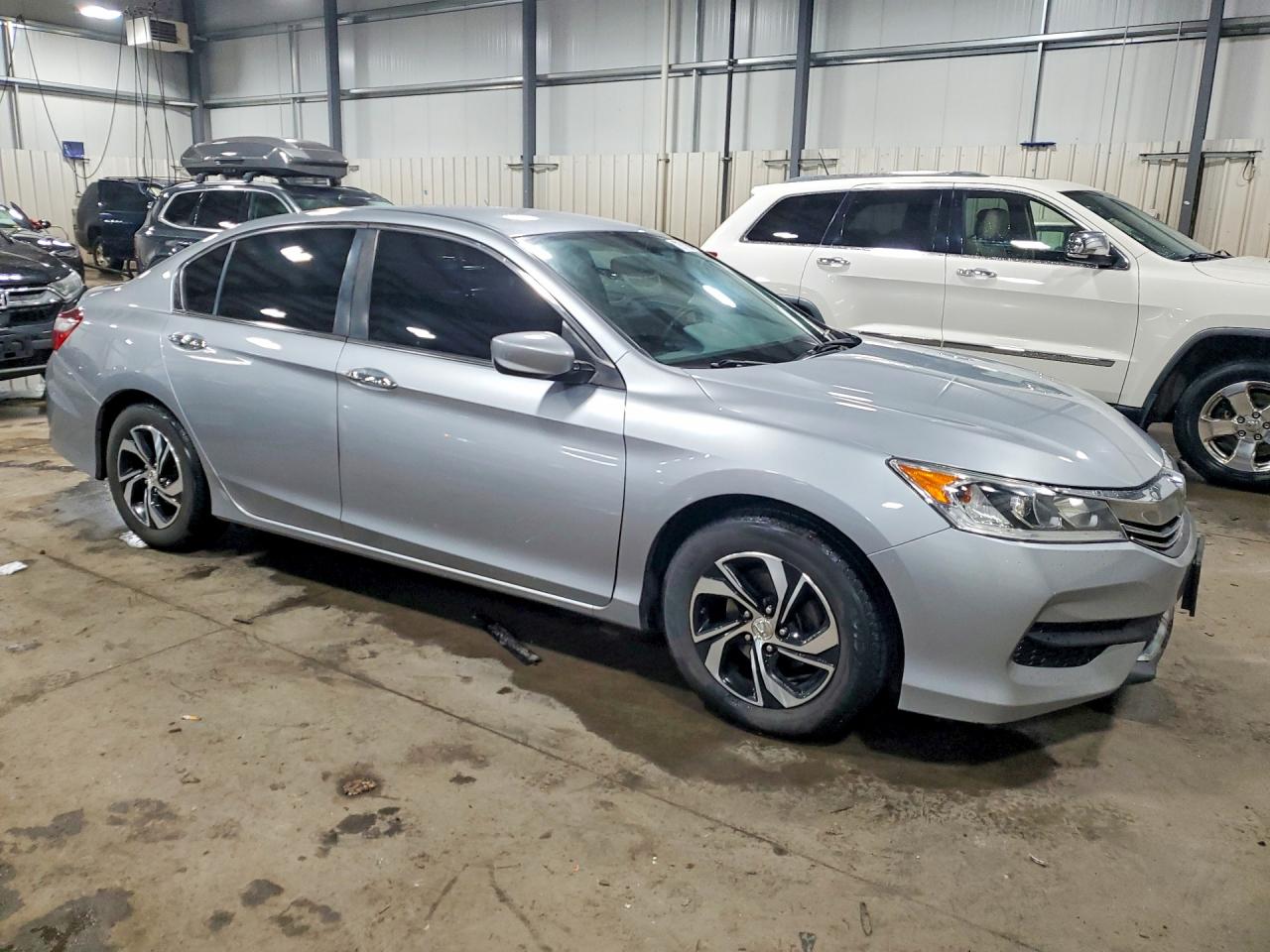 2017 HONDA ACCORD LX photo 4
