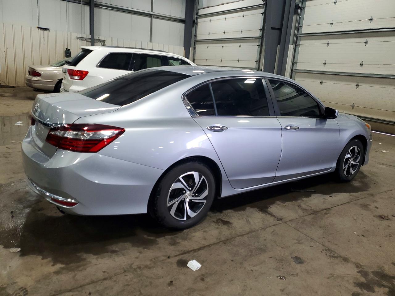 2017 HONDA ACCORD LX photo 3