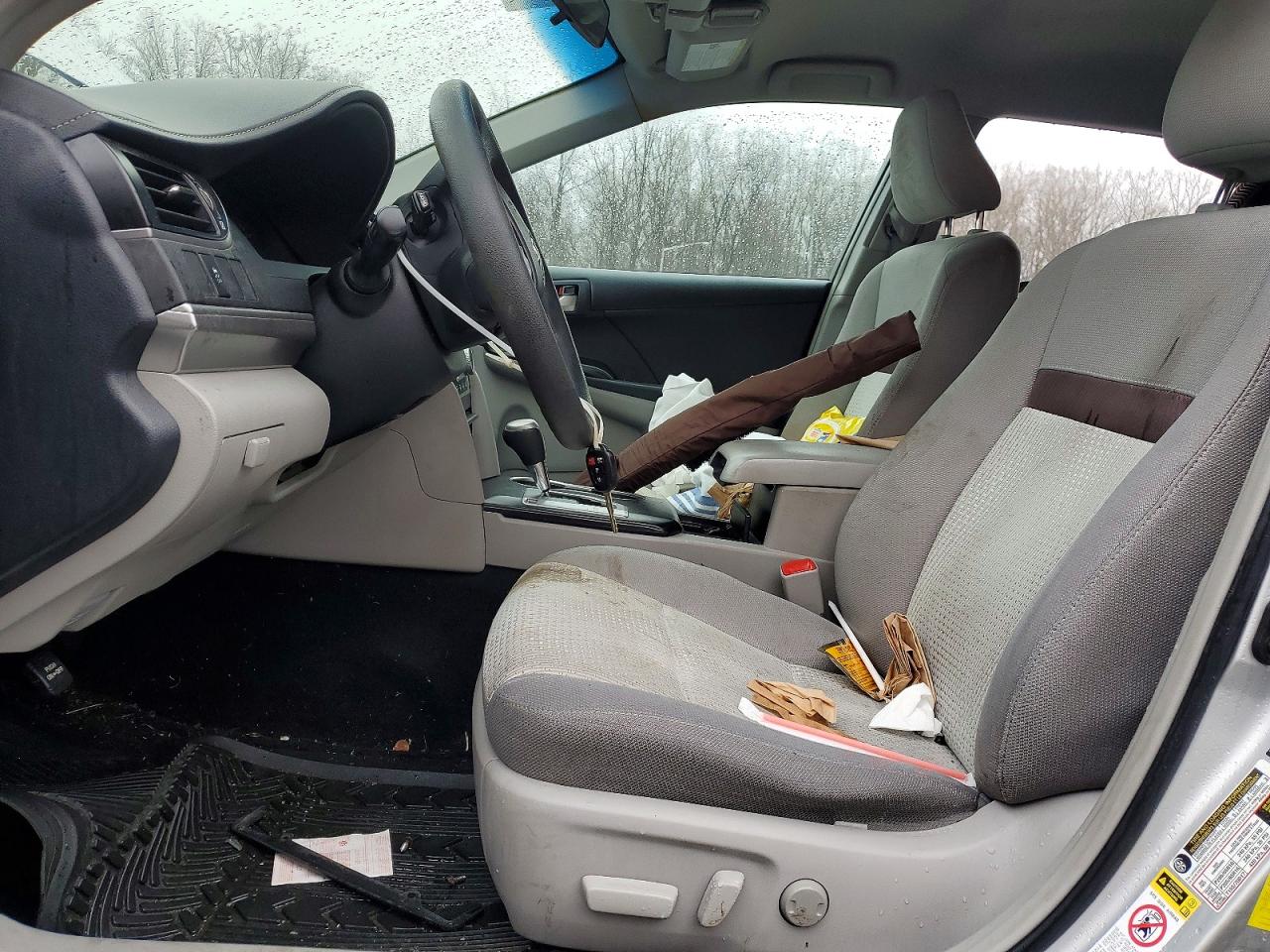 2012 TOYOTA CAMRY LE photo 7