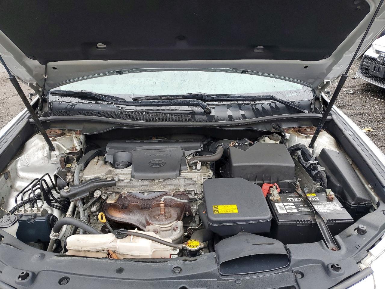 2012 TOYOTA CAMRY LE photo 11
