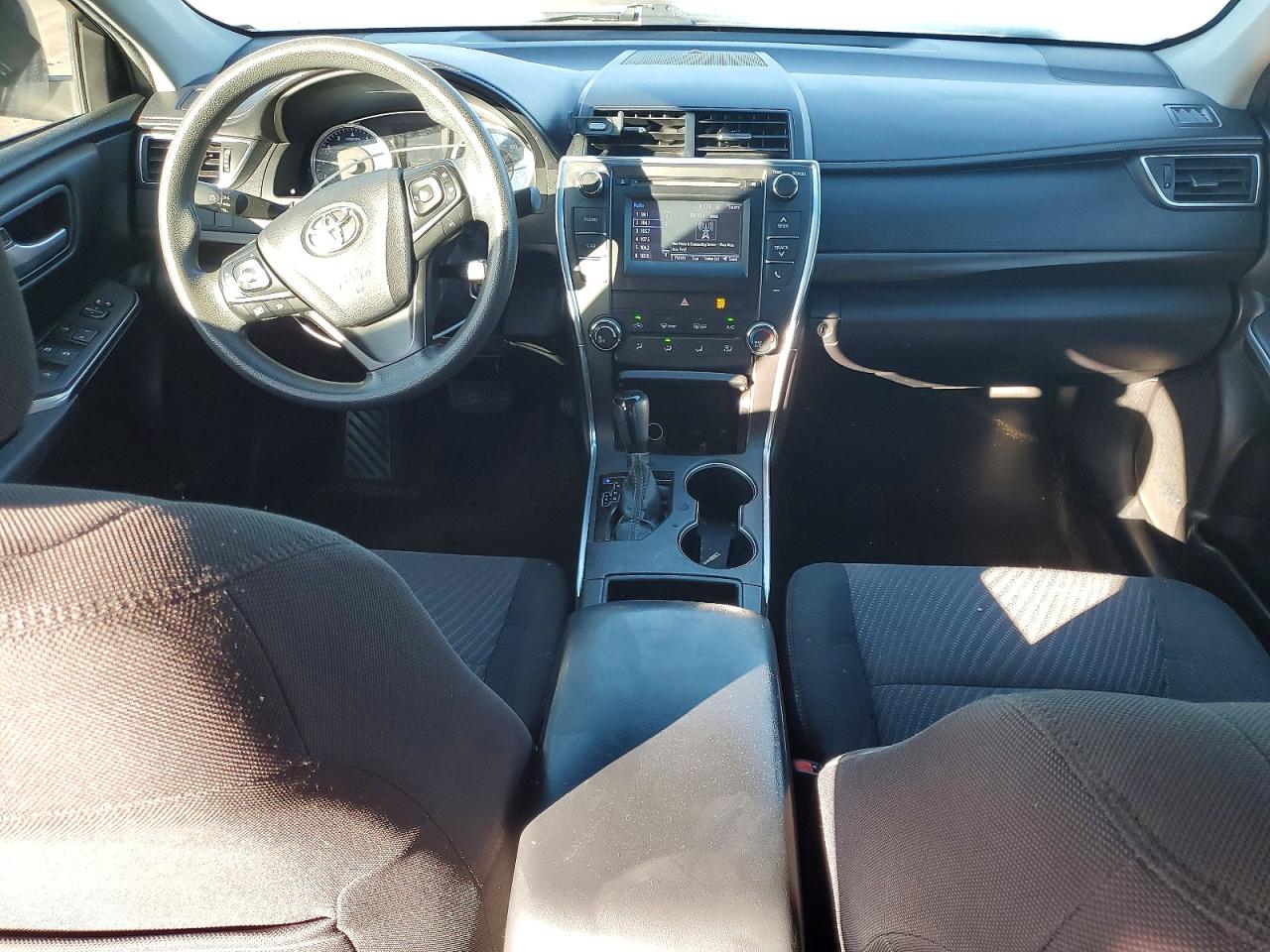 2017 TOYOTA CAMRY LE photo 15