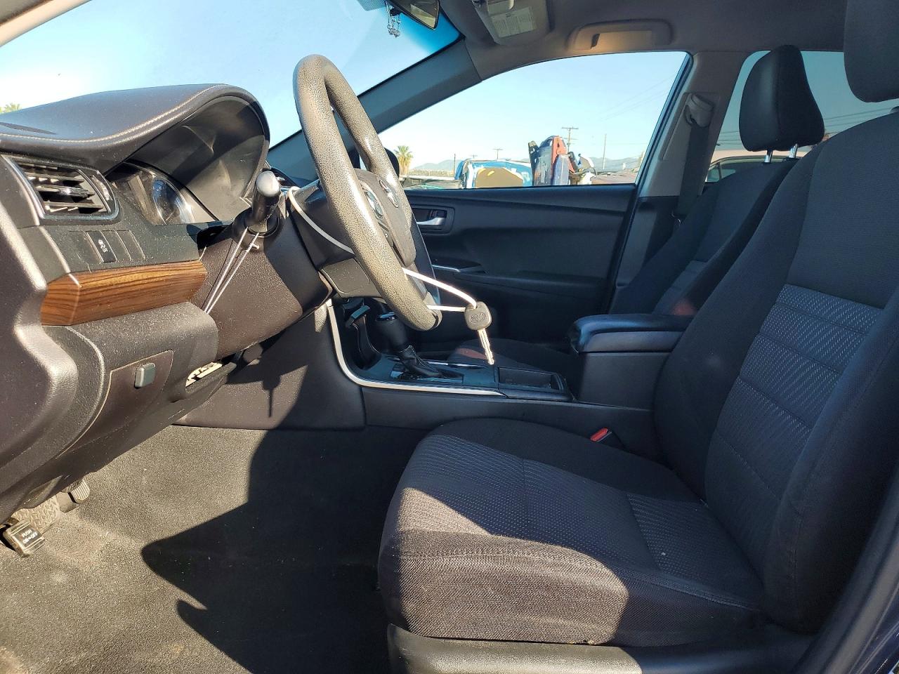 2017 TOYOTA CAMRY LE photo 13