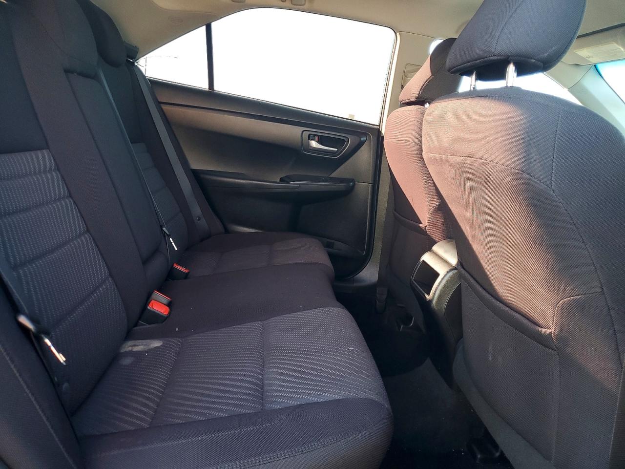 2017 TOYOTA CAMRY LE photo 19