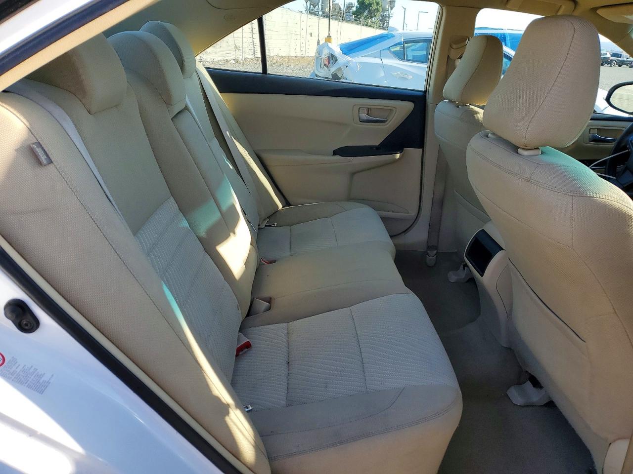 2016 TOYOTA CAMRY LE photo 19