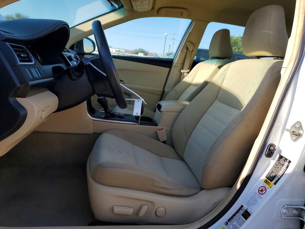 2016 TOYOTA CAMRY LE photo 13