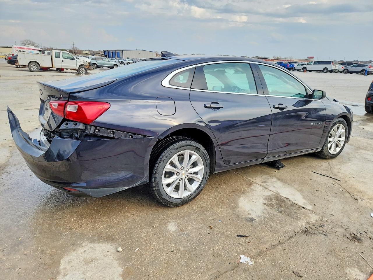 2023 CHEVROLET MALIBU LT photo 5