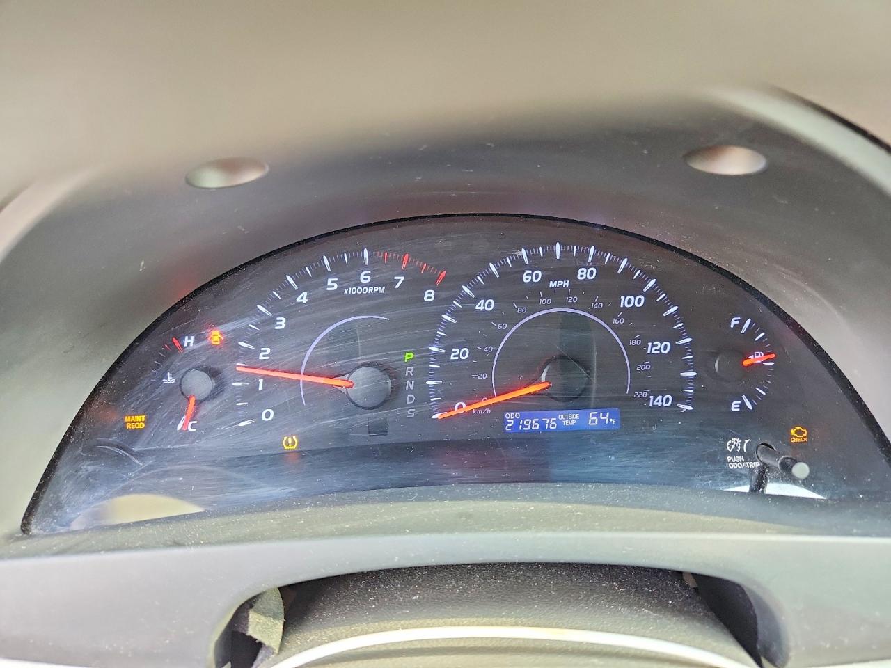 2011 TOYOTA CAMRY LE photo 17