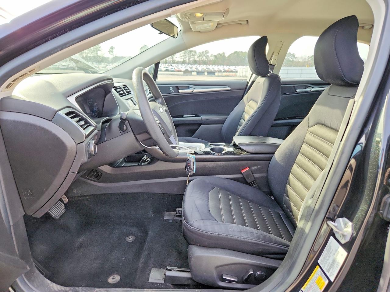 2014 FORD FUSION SE photo 13