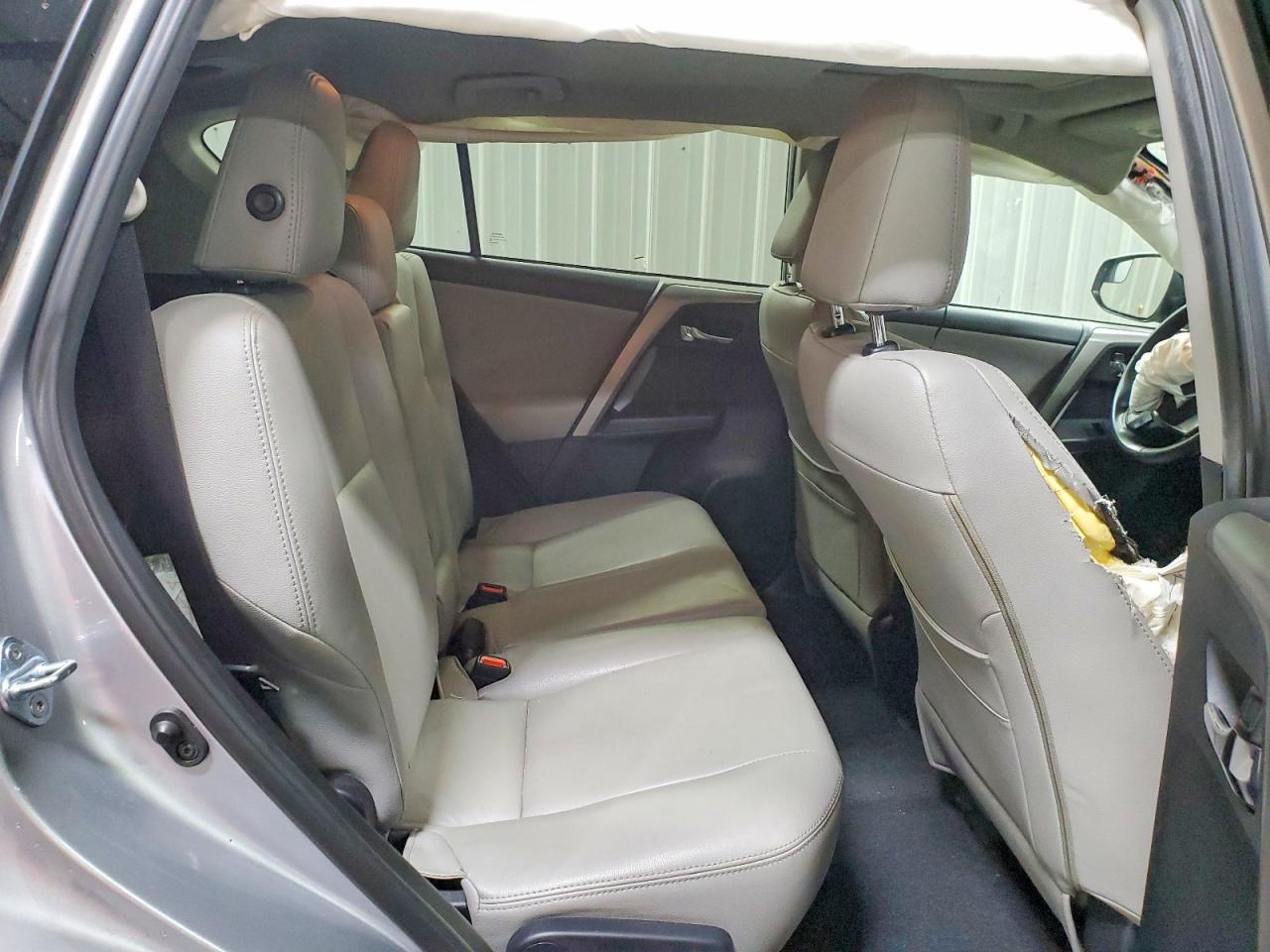 2017 TOYOTA RAV4 XLE photo 10