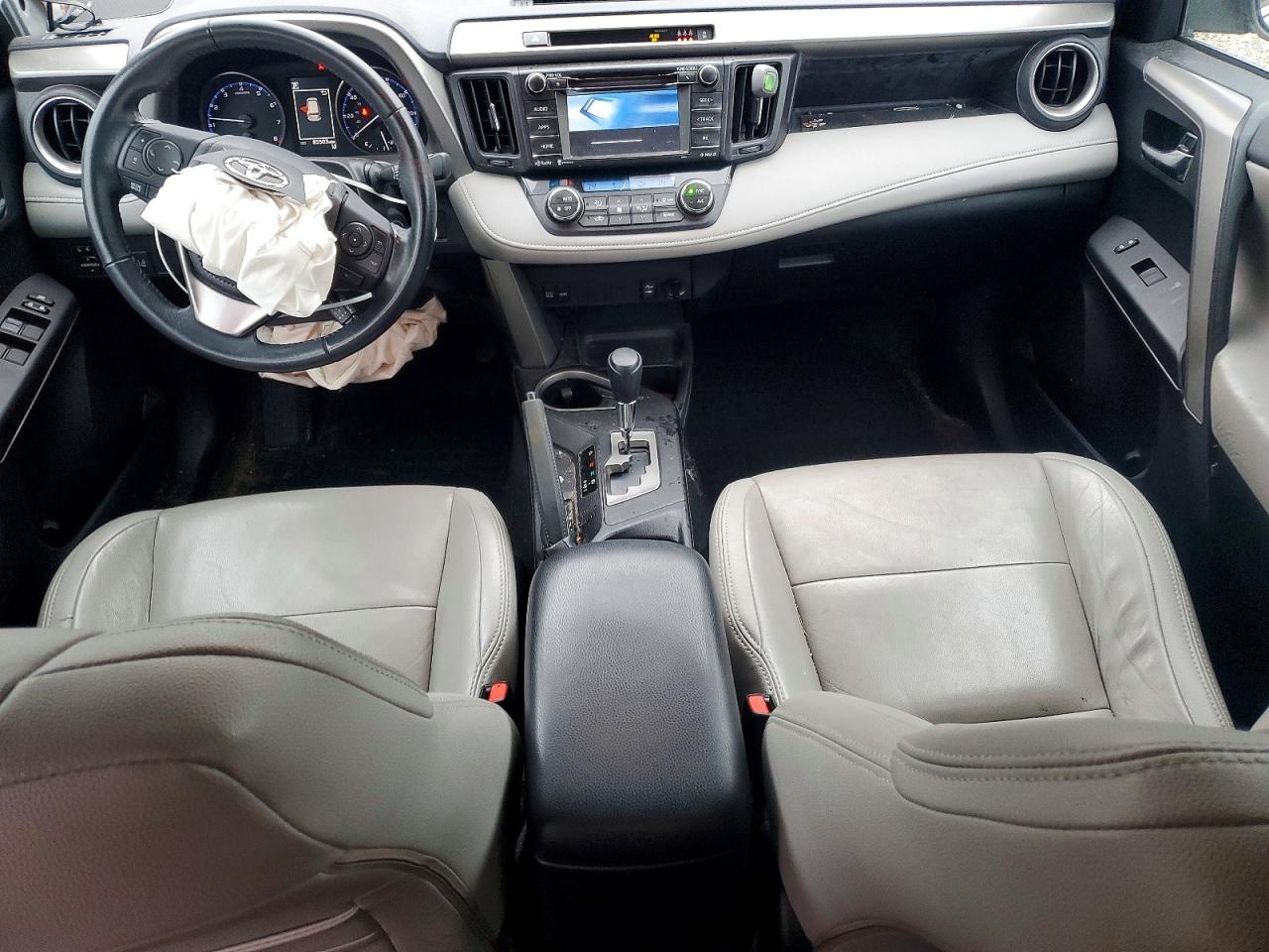 2017 TOYOTA RAV4 XLE photo 8