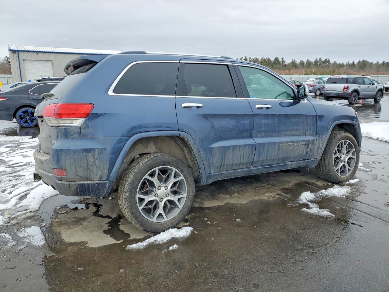 2020 JEEP GRAND CHEROKEE OVERLAND photo 3