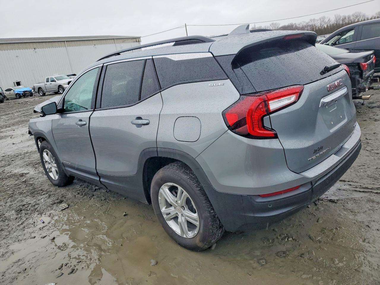 2024 GMC TERRAIN SLE photo 4