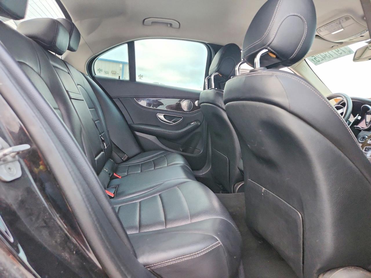 2015 MERCEDES-BENZ C 300 photo 10
