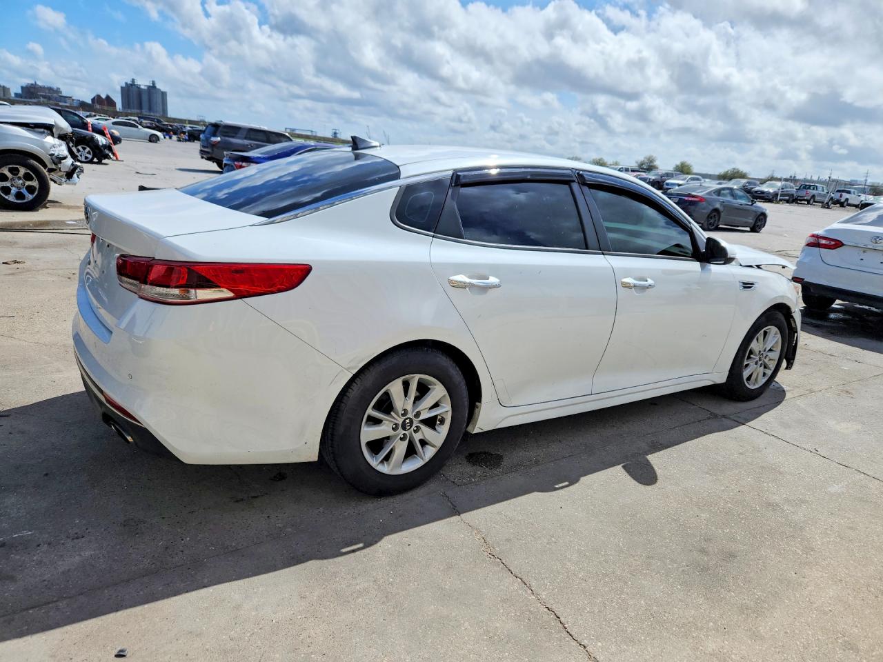 2017 KIA OPTIMA LX photo 7