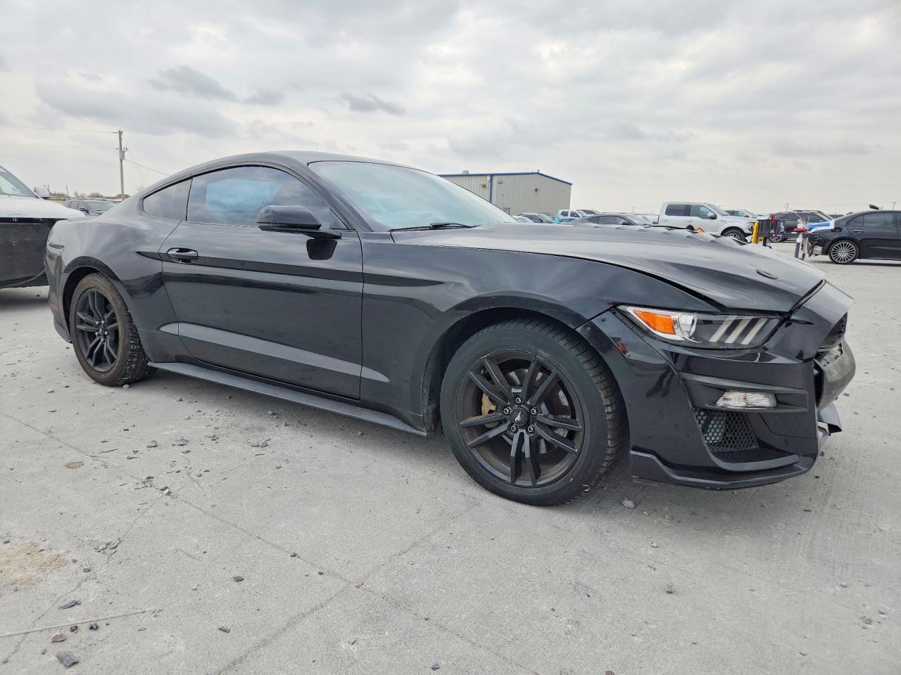 2016 FORD MUSTANG photo 10