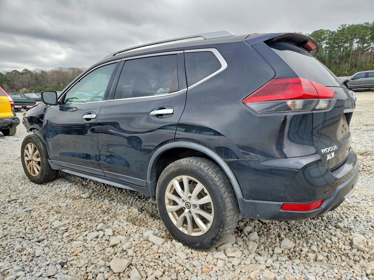 2020 NISSAN ROGUE SV photo 3