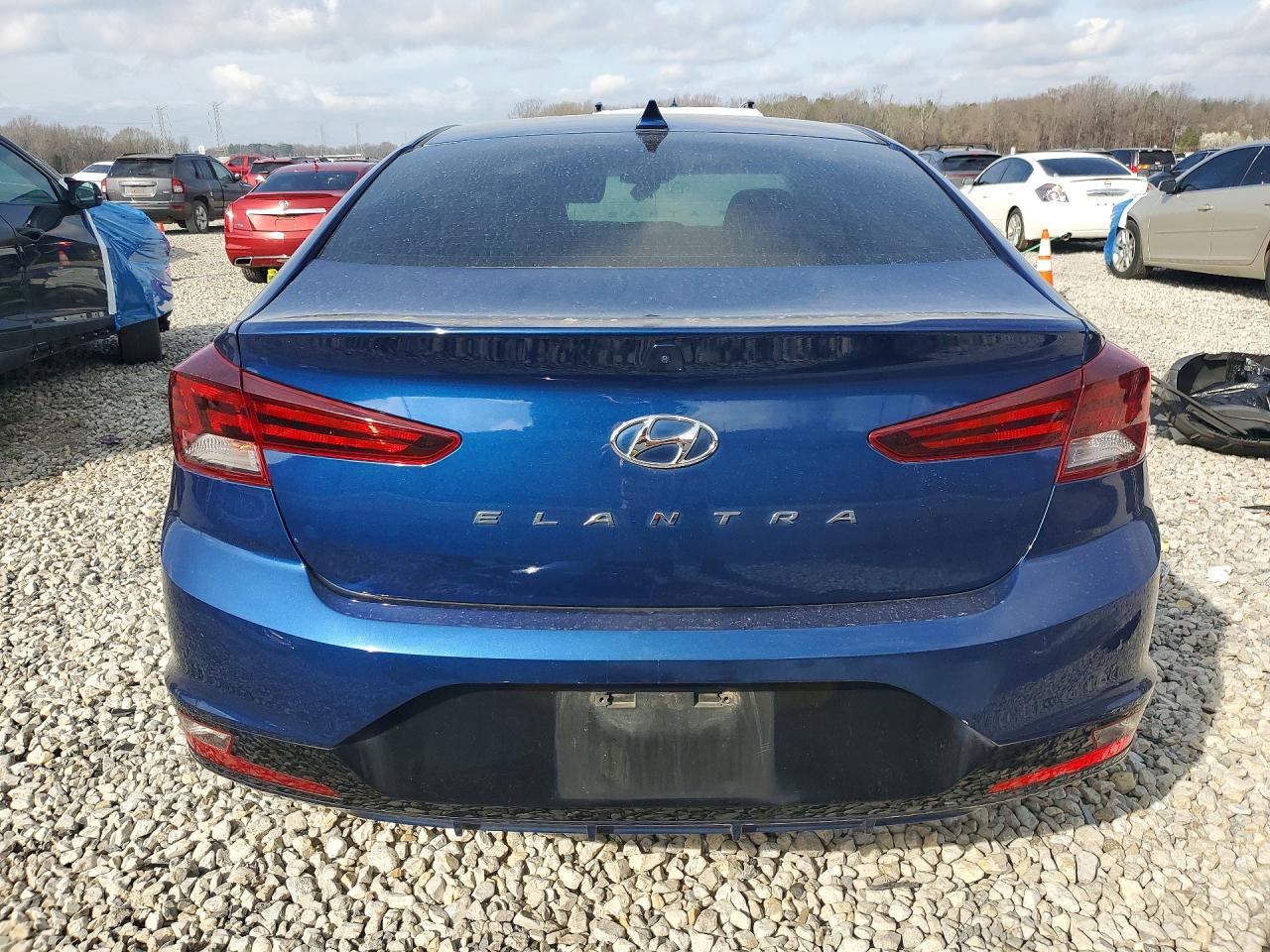2020 HYUNDAI ELANTRA SEL photo 11