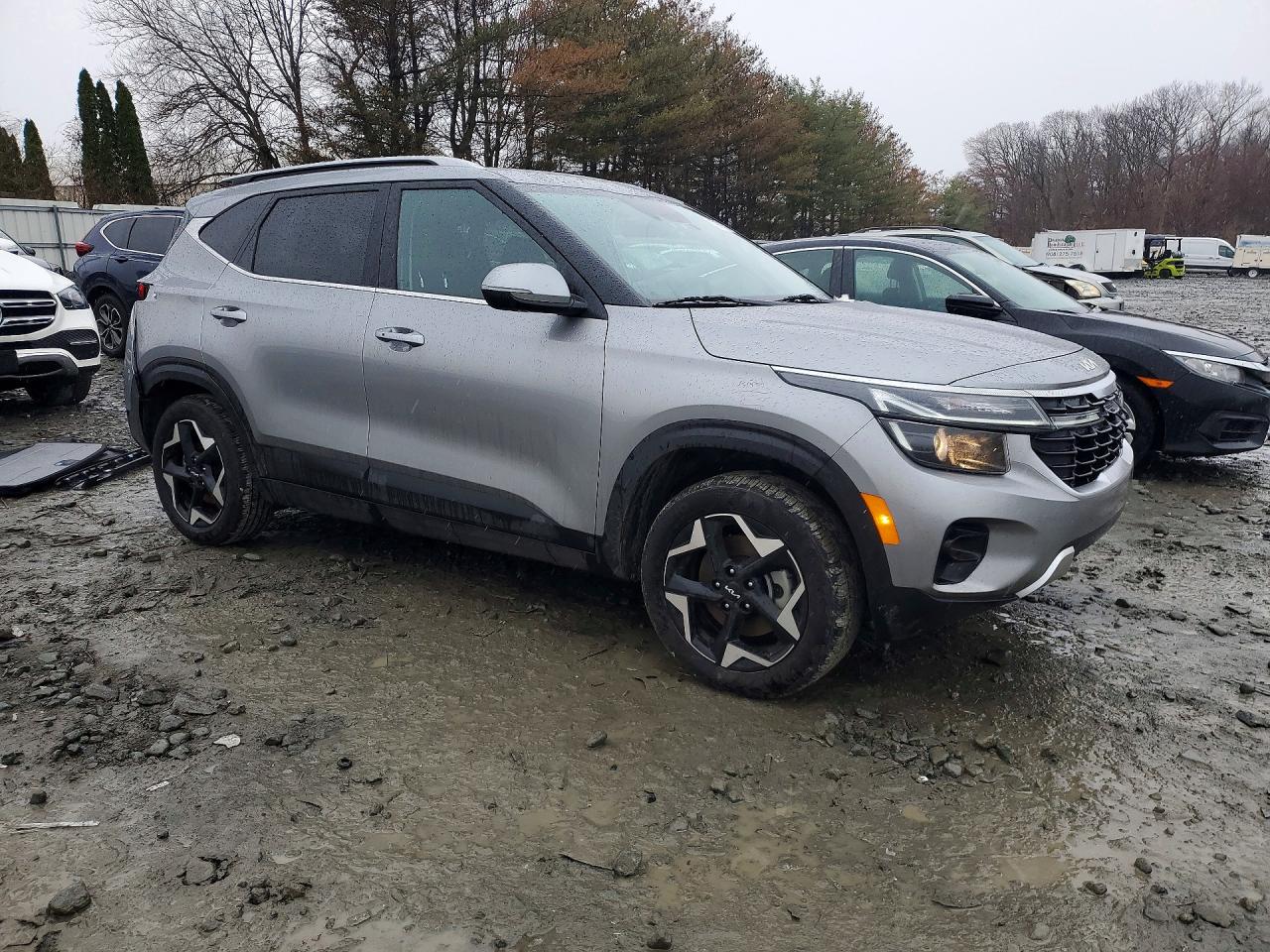 2025 KIA SELTOS EX photo 7