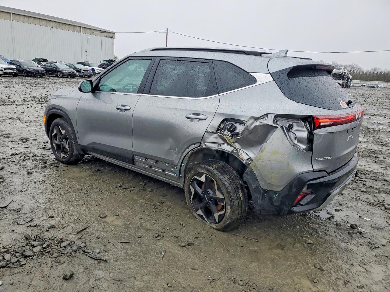 2025 KIA SELTOS EX photo 3