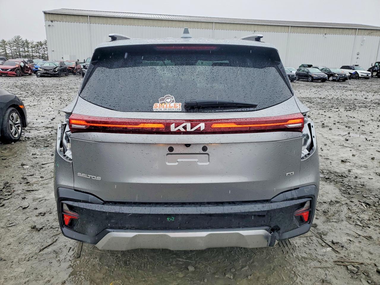 2025 KIA SELTOS EX photo 11